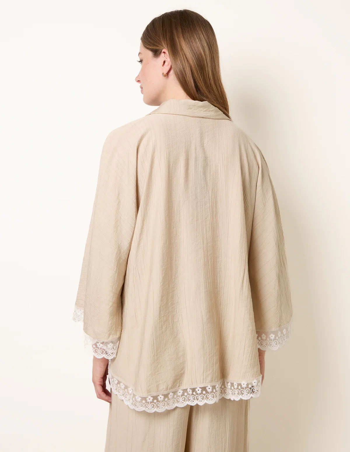 Oversize Crinkle Lace Hem Shirt - Image 4