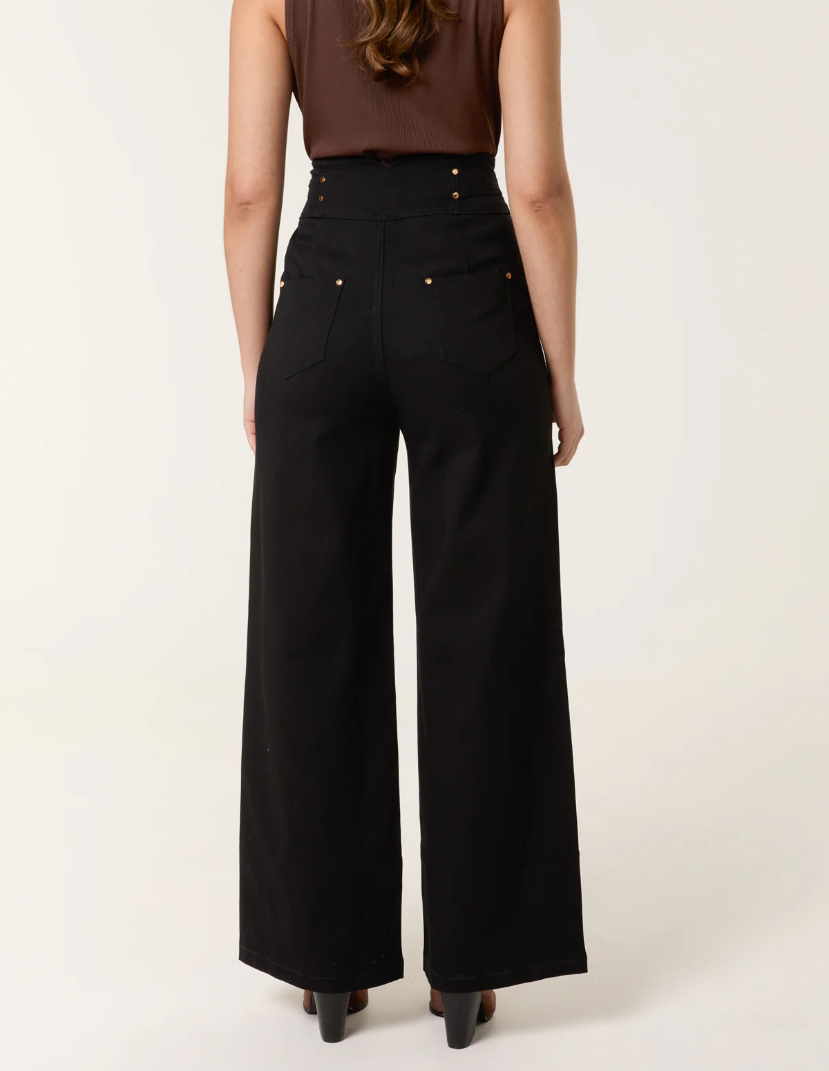 High Waisted Jeans - Image 4