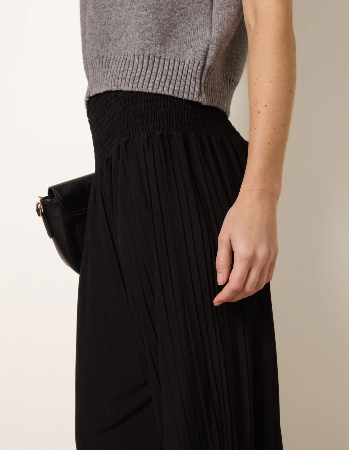 Shirred Waist Pleated Wide Leg Trousers - Image 4