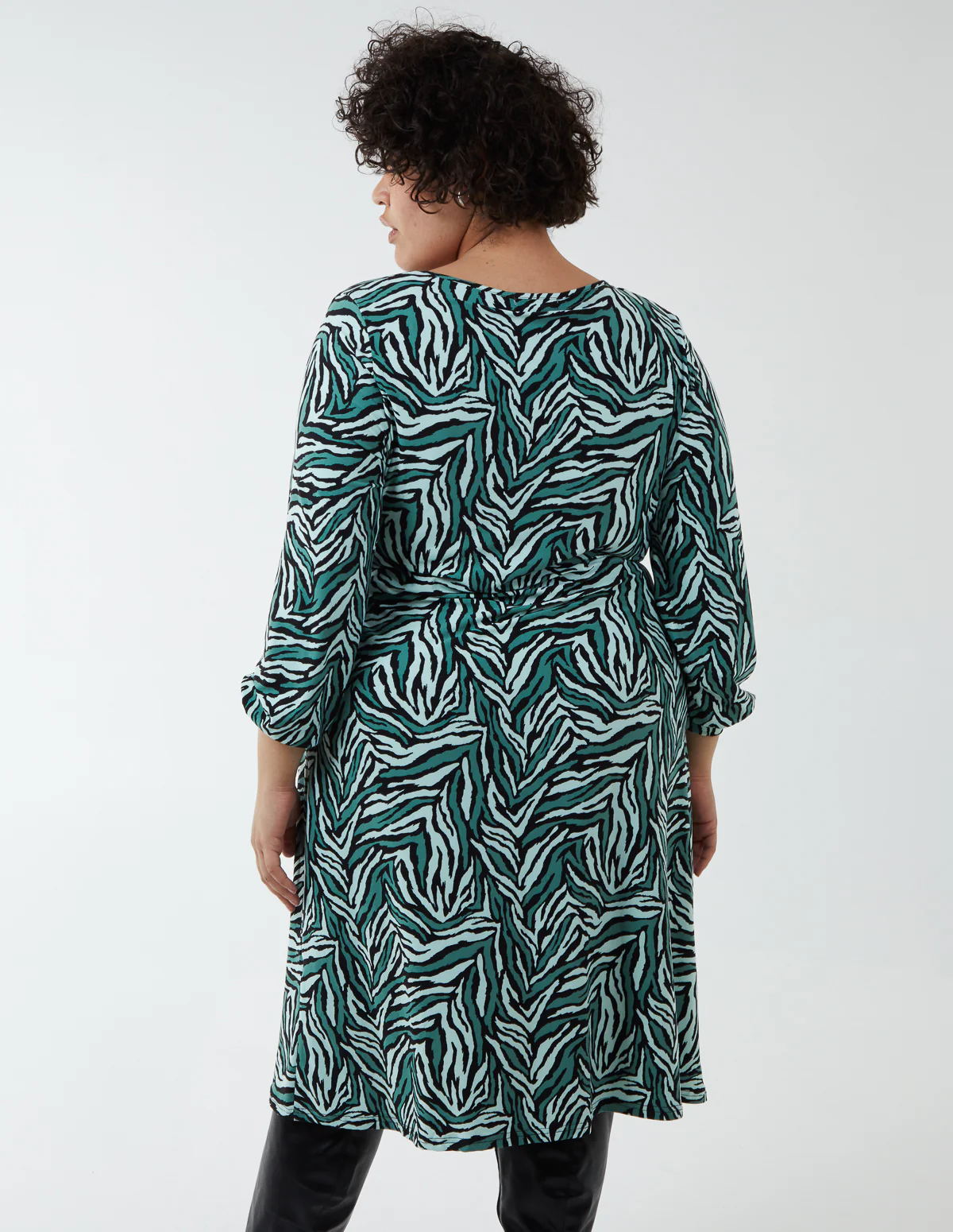 Curve V-Neck Ring Detail Midi Dress - Image 4