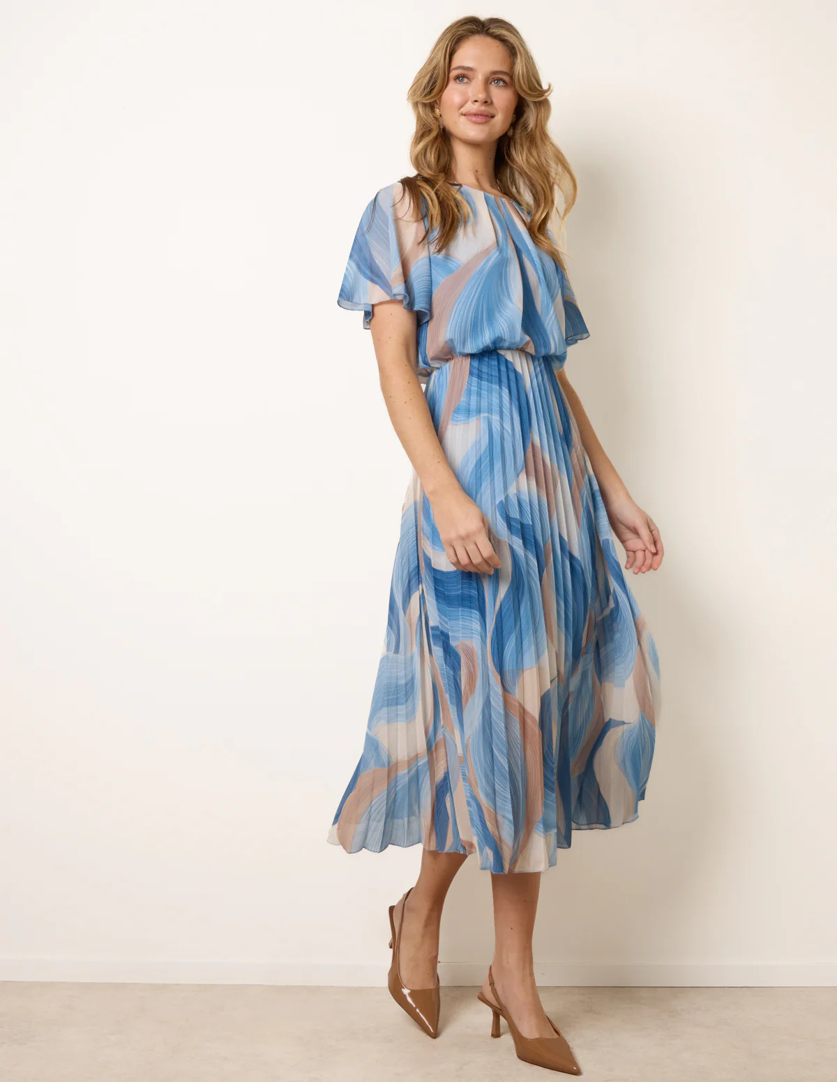 Short Sleeve Pleated Midi Dress