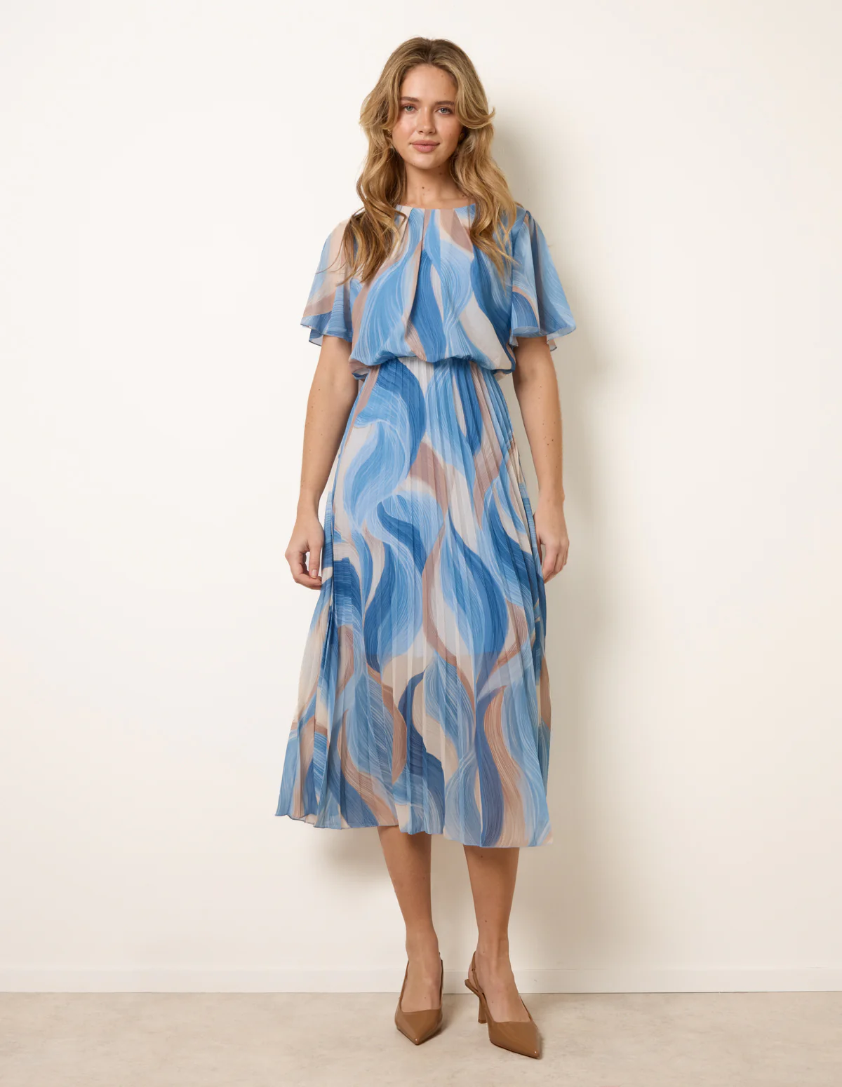 Short Sleeve Pleated Midi Dress - Image 3