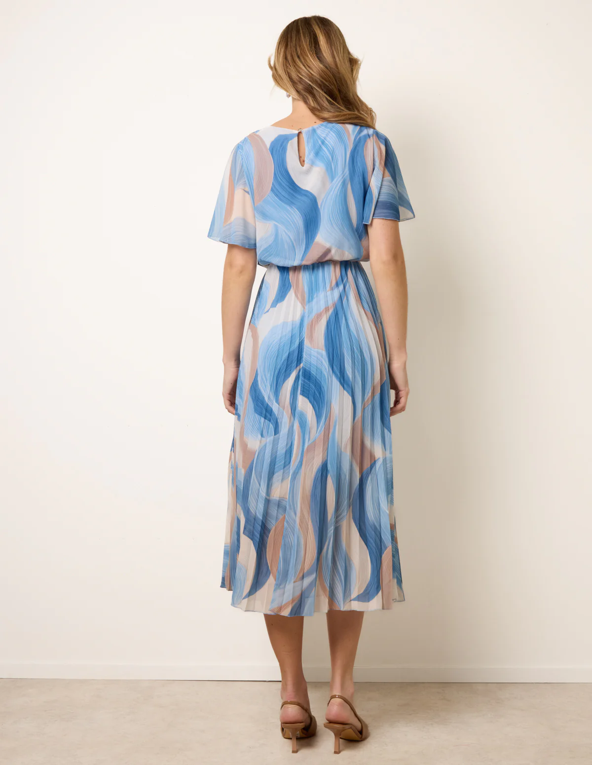 Short Sleeve Pleated Midi Dress - Image 4