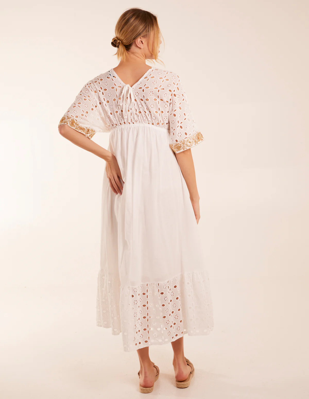 Broderie Anglaise V-Neck Short Sleeve Embellishment Detailing Dress - Image 4
