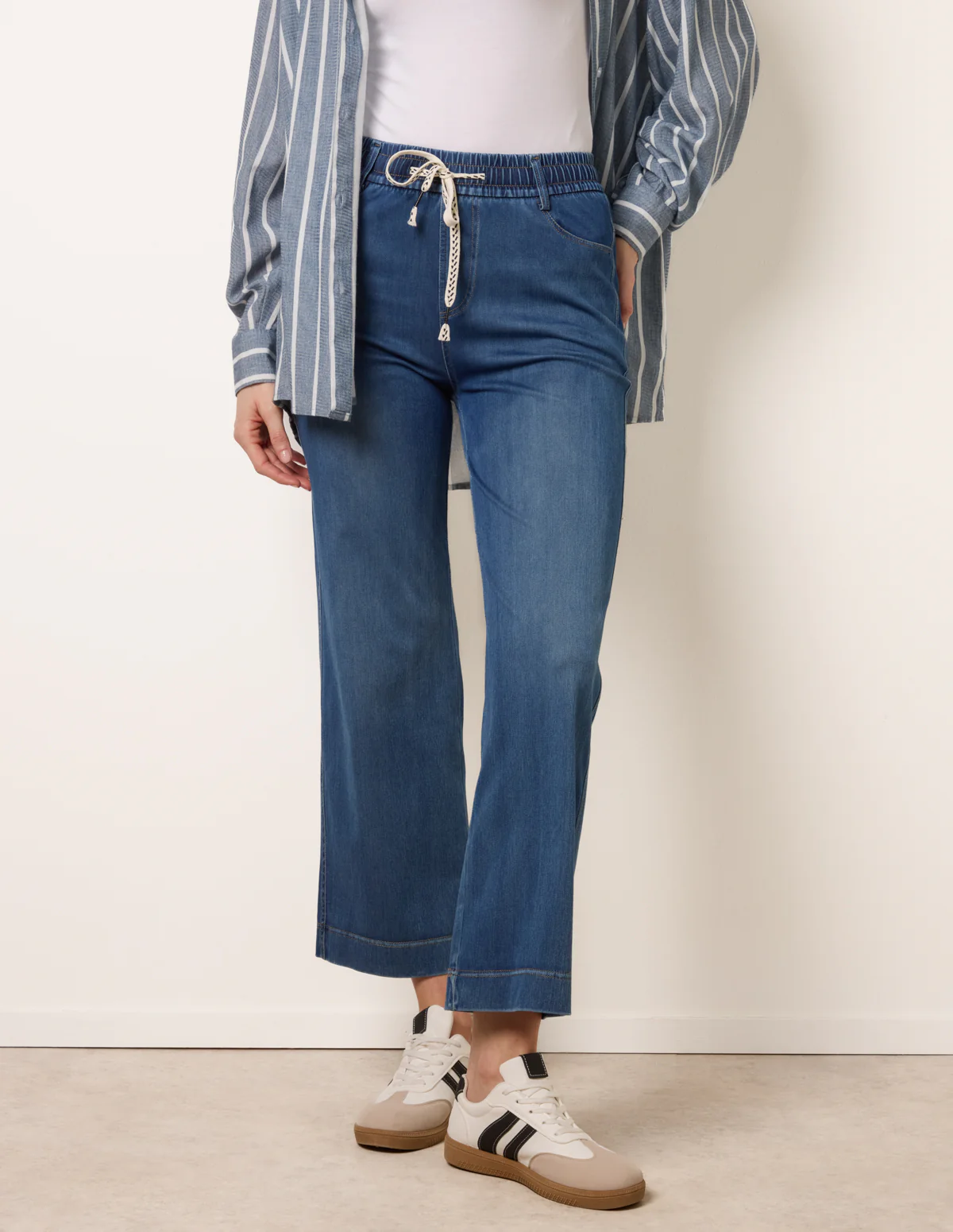 Elasticated Waist Jeans - Image 3
