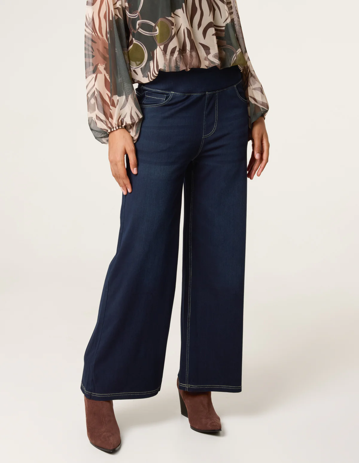 Elasticated Washed Jeans - Image 2