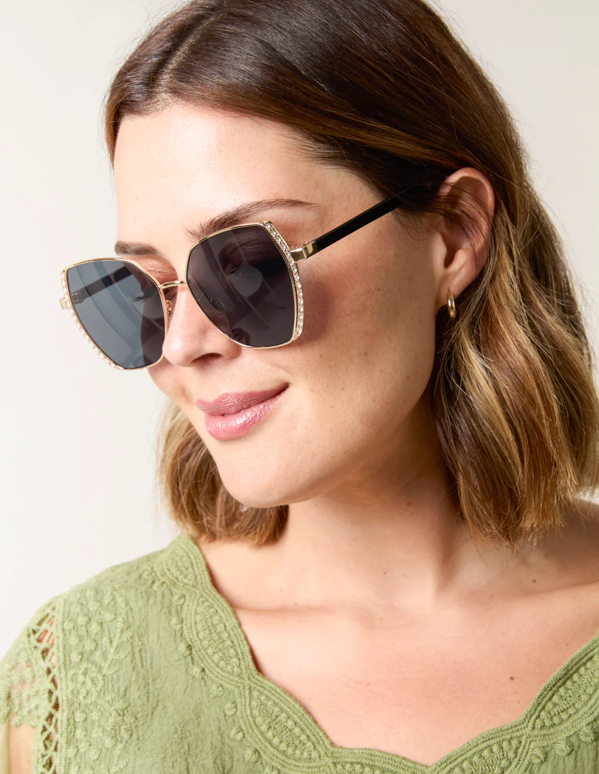 Gold Side Frame Oversized Sunglasses - Image 4