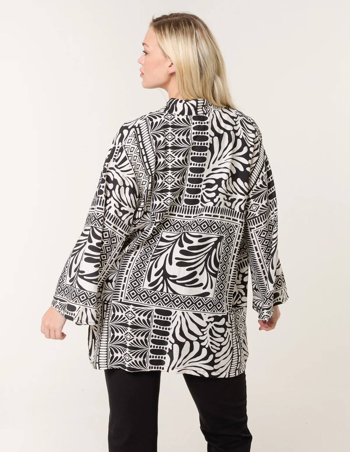 Kimono With Geometric Print - Image 4