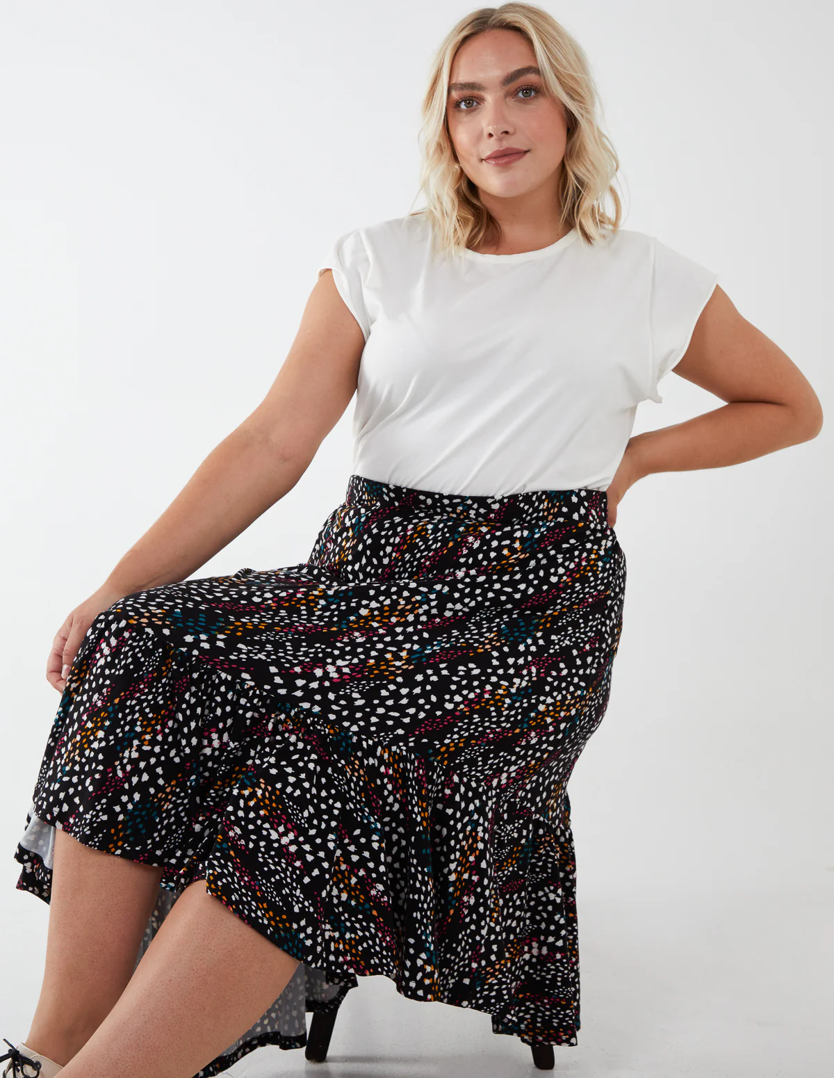 Curve Asymmetric Hem Midi Skirt - Image 3