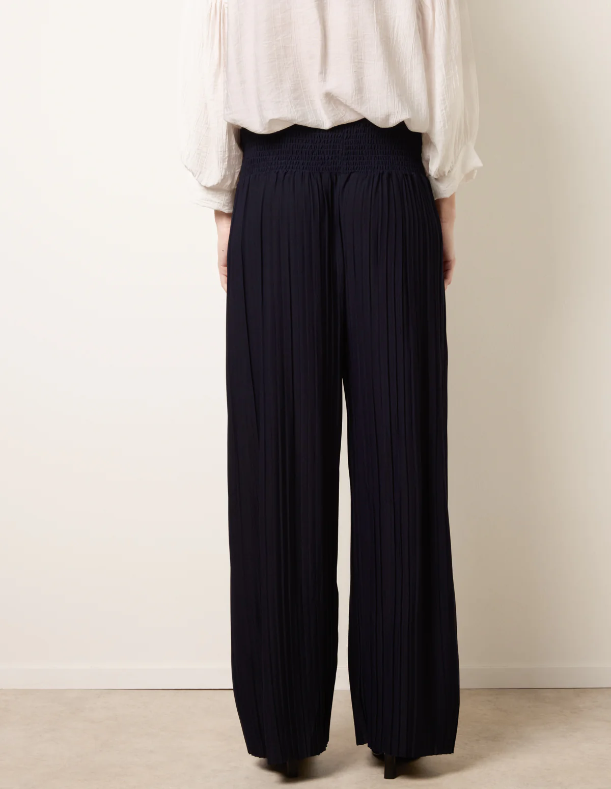 Shirred Waist Pleated Wide Leg Trousers - Image 4