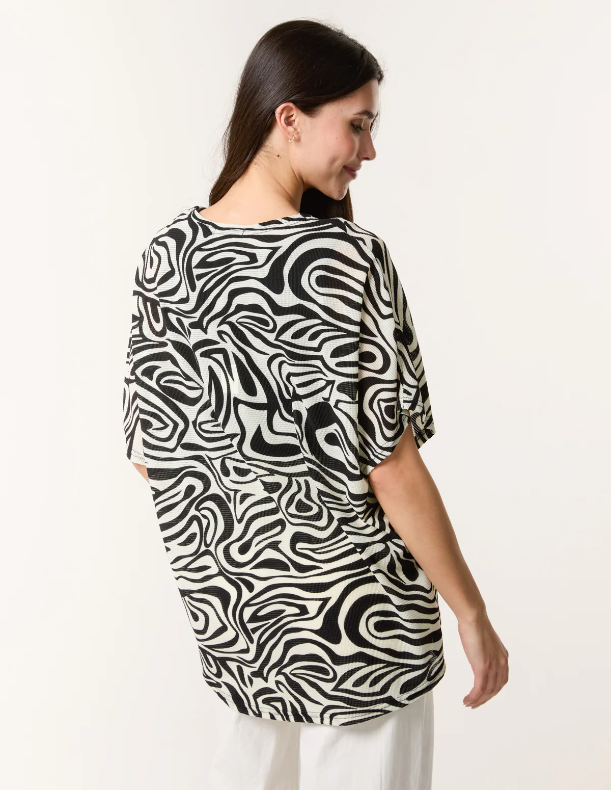Short-Sleeved Top With Abstract Print - Image 4