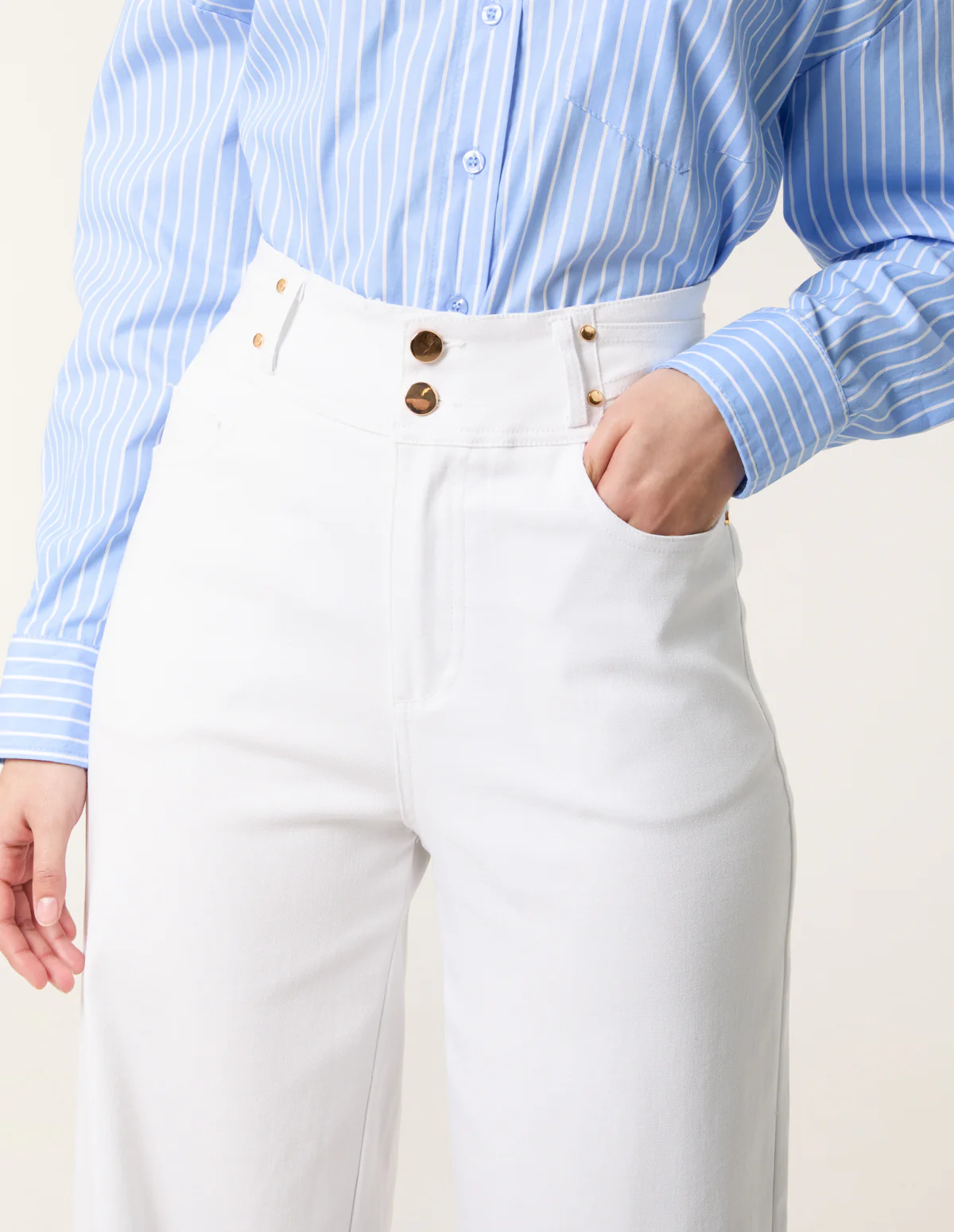 High Waisted Jeans - Image 3